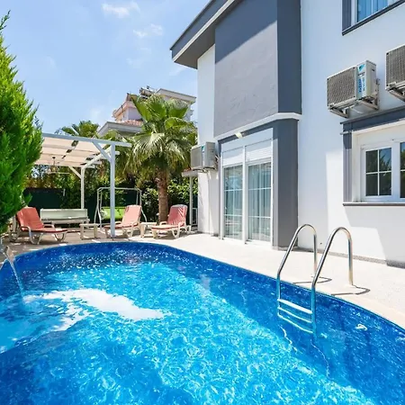 Enchanting With Private Pool In Antalya וילה